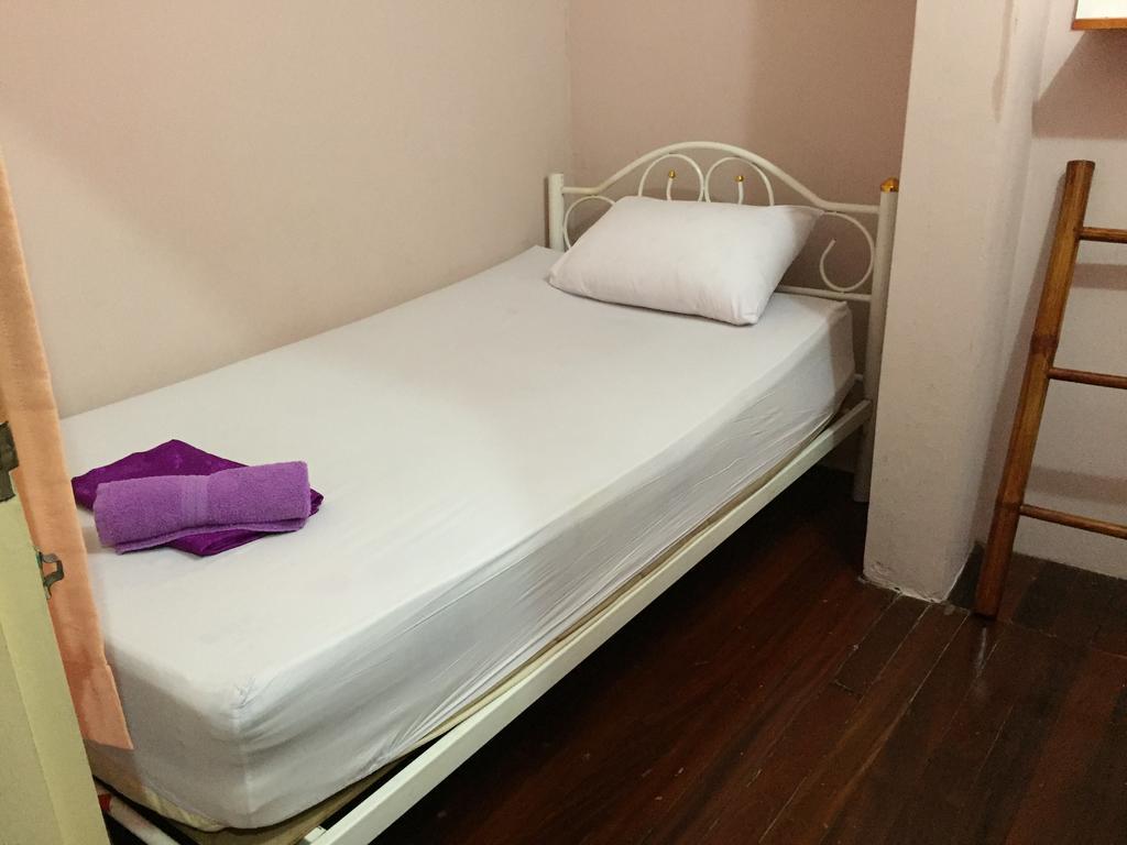 Ricos Honey Place Guesthouse Bangkok Luaran gambar