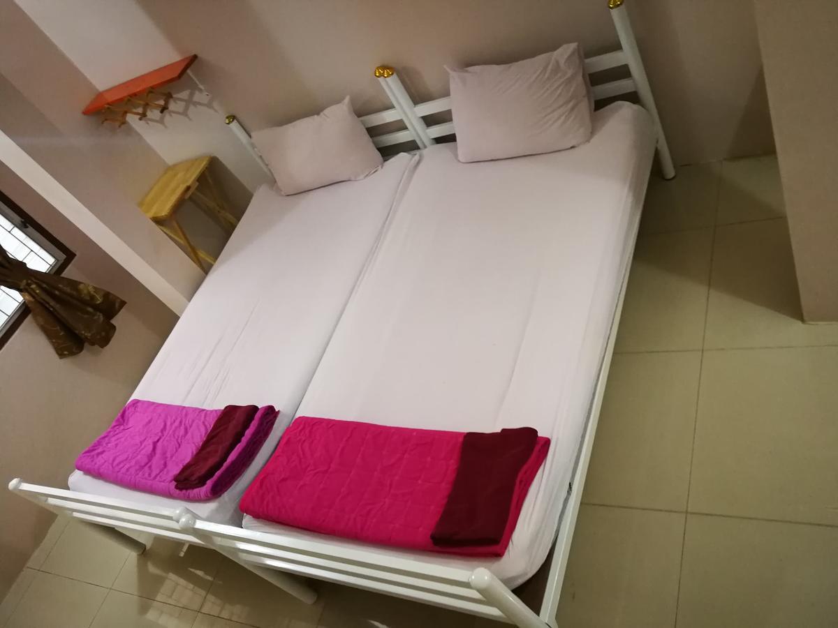Ricos Honey Place Guesthouse Bangkok Luaran gambar